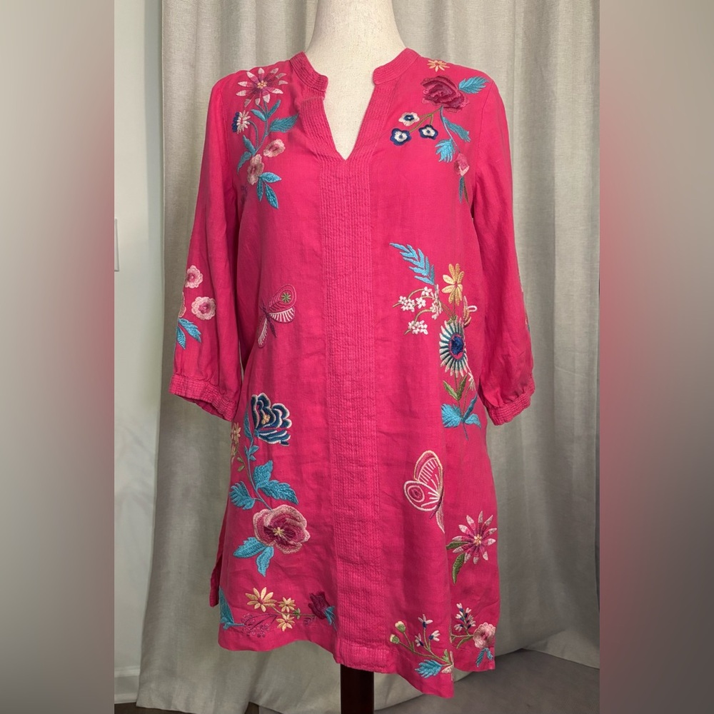 Johnny Was Hot Pink Embroidered V-Neck Tunic
Arla Bishop Sleeve Dress S